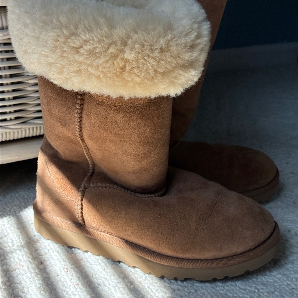 Ugg boots - Picture 3 of 3